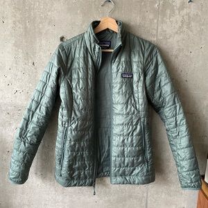 Patagonia Women’s XS Nano Puff jacket in green